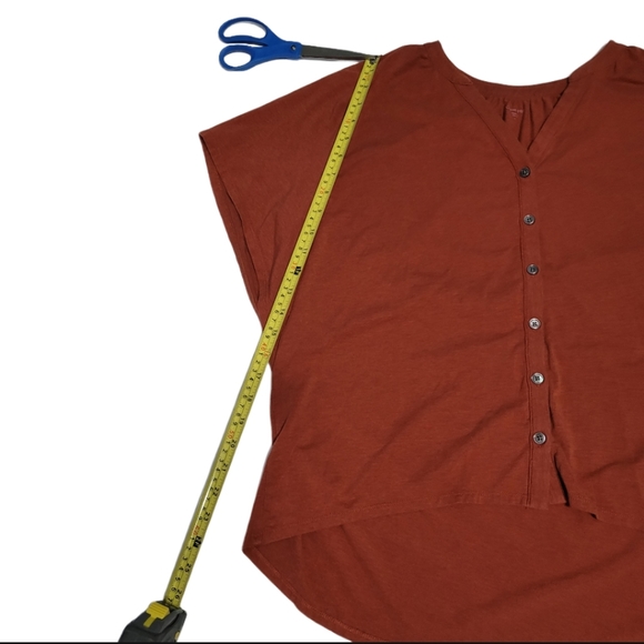 Garnet Hill Women's Size Small Relaxed Fit V- Neck Bat Sleeve Button-up Top - Picture 7 of 9